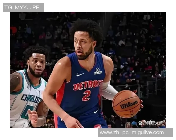 男篮对阵黄蜂激战正酣球员们全力以赴争夺胜利荣耀