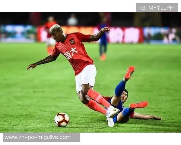 重庆斯威主场迎战广州恒大期待精彩对决双方球员全力以赴争夺胜利荣耀 重庆斯威主场迎战广州恒大期待精彩对决双方球员全力以赴争夺胜利荣耀